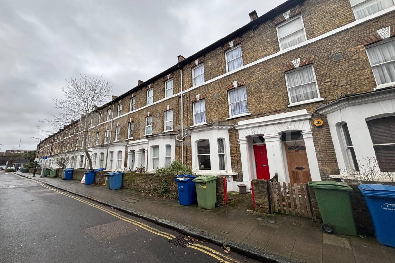 Larger than average ground floor Georgian Conversion Darwin Street, London Bridge